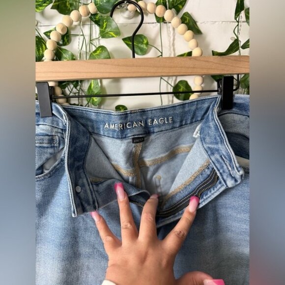 American Eagle Light Blue Jeans - Picture 5 of 9